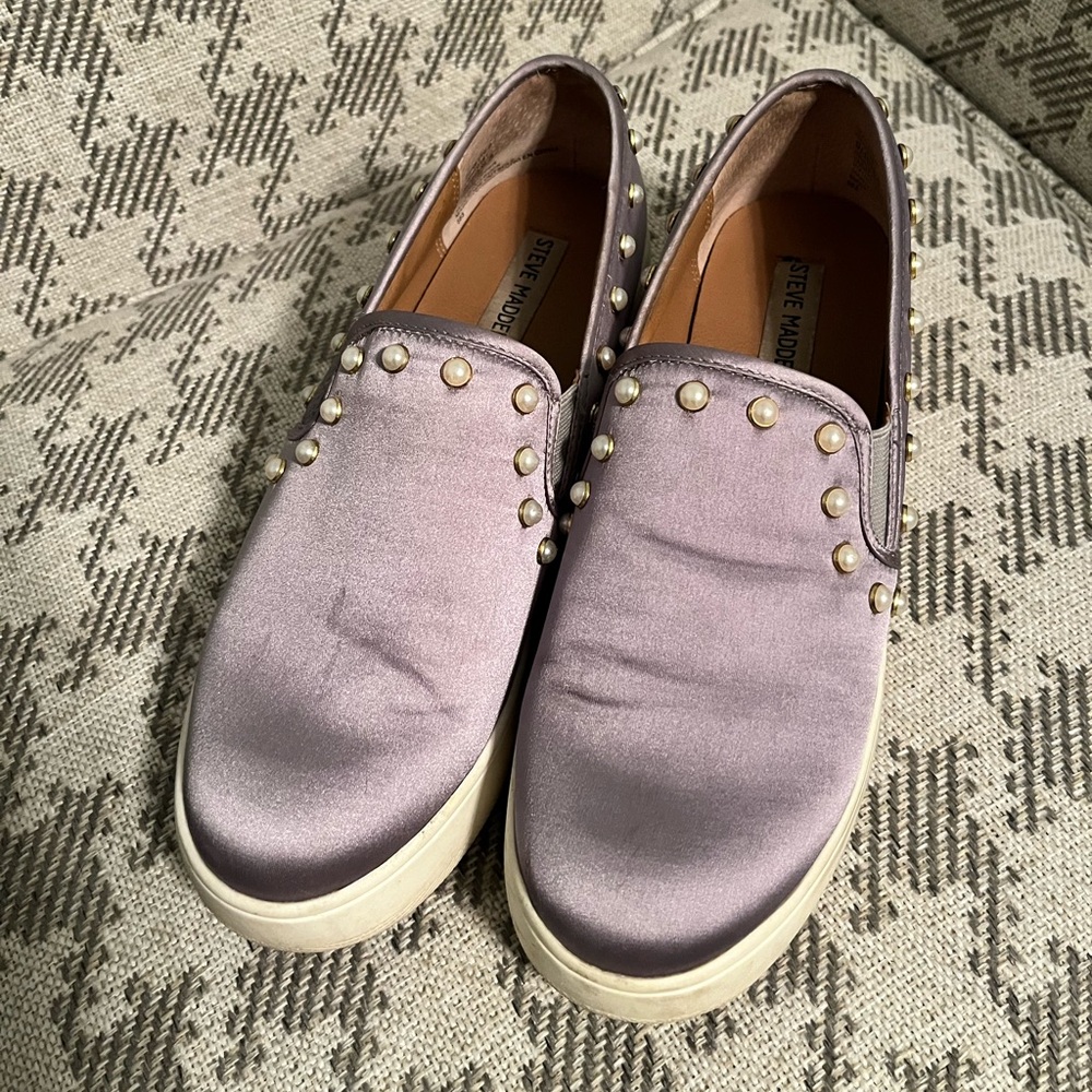 Grey Steve Madden slip-ons